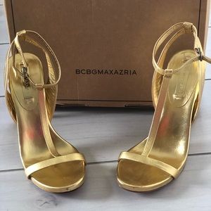 BCBGMAXAZRIA Gold Sandal Sz10